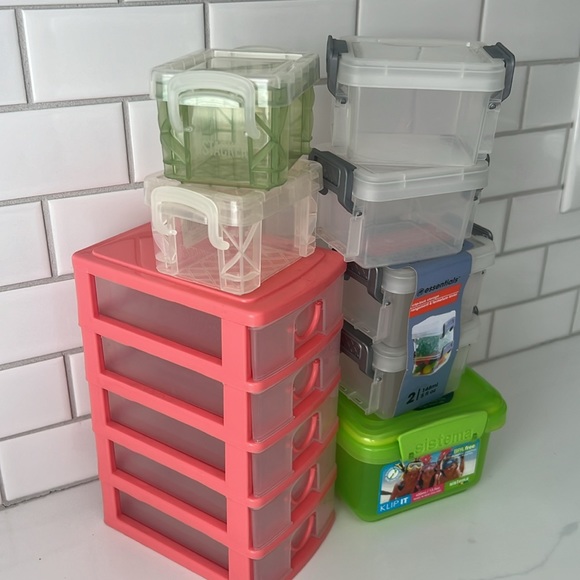 Bundle Mini Plastic Containers! - Picture 11 of 12